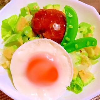 蕎麦粉あんバーグとアボカドの和風ロコモコ